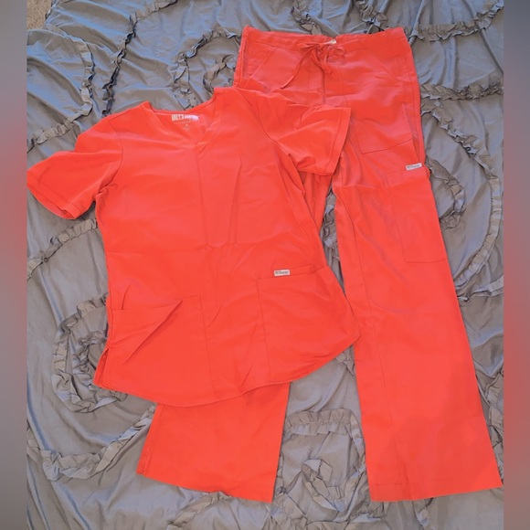 Grey's Anatomy Other - Melon colored Grey’s Anatomy Scrub set